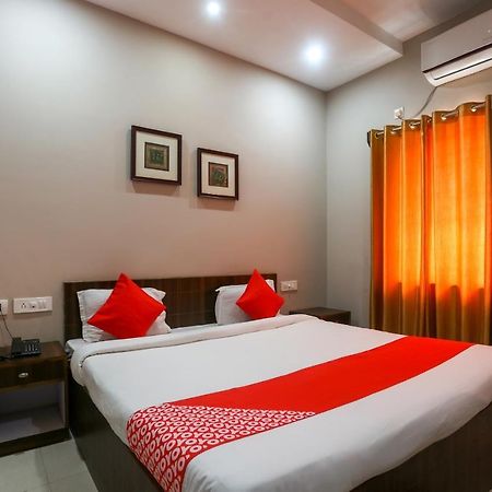 Oyo 61586 Hotel Narmada Bhavan Puri Eksteriør bilde