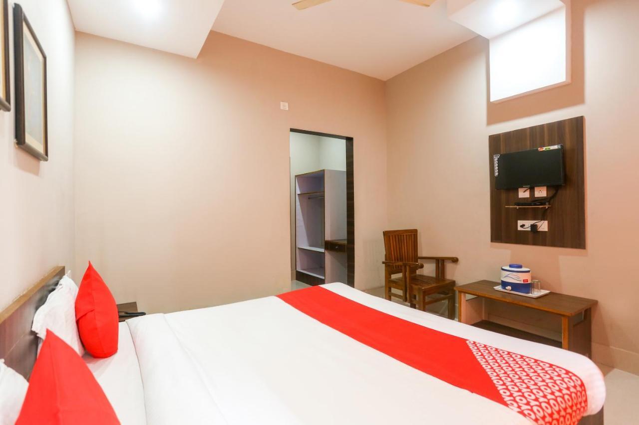 Oyo 61586 Hotel Narmada Bhavan Puri Eksteriør bilde