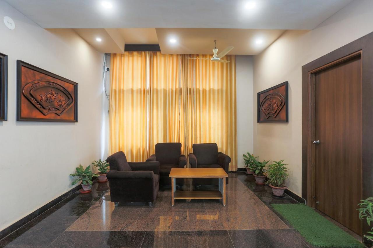 Oyo 61586 Hotel Narmada Bhavan Puri Eksteriør bilde